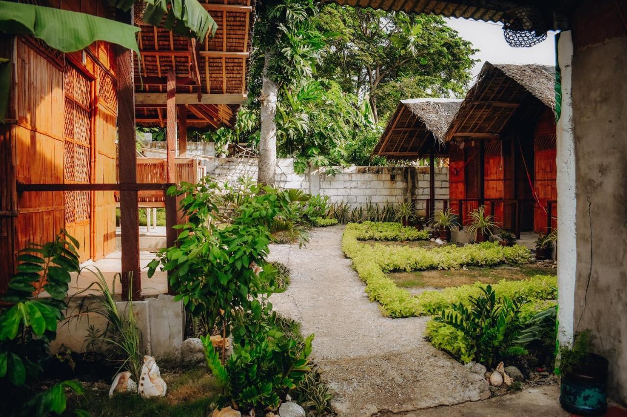 Suba Beach Nipa Huts Apartment Daanbantayan Exterior photo